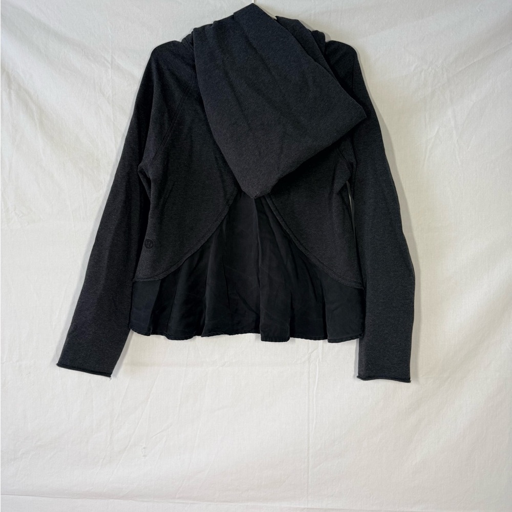 Lululemon Pull Me Over Gray Sweatshirt Hoodie Size 8 - Picture 4 of 7